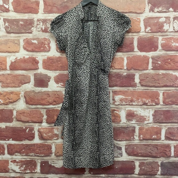 Express Dresses & Skirts - EXPRESS DESIGN STUDIO WOMEN'S BLACK & WHITE ABSTRACT SHORT SLEEVE DRESS